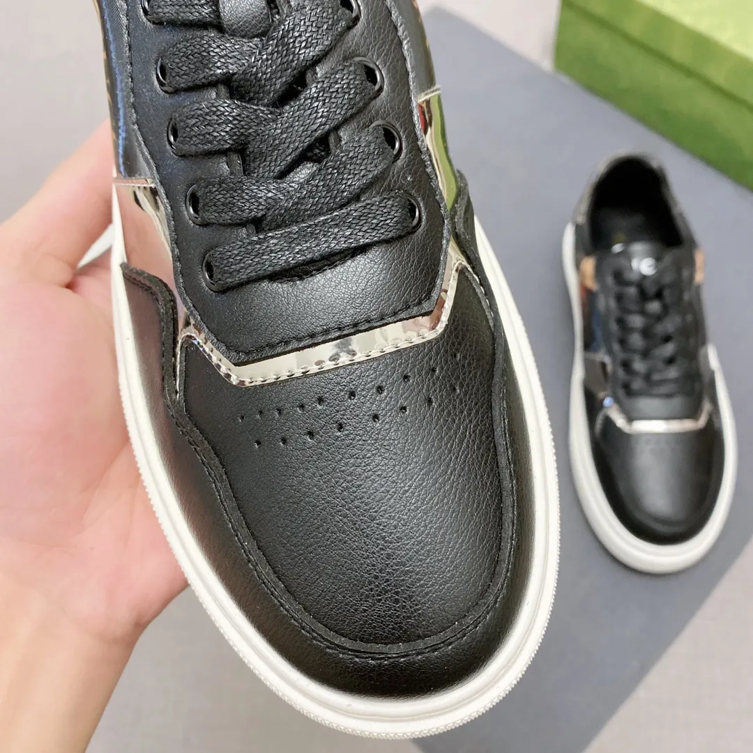 p380 【GUCCI】Gucci men’s casual shoes are absolutely popular 🔥The ultimate matching item for handsome men! The charm of super texture is irresistible, the main recommendation, the flower leather color is bright! The upper is made of high-quality fabrics, the leather lining is used for the feet, and the wear-resistant rubber sole is noble and elegant! Extremely comfortable🎁🎁You can be as handsome as you want💪 Size 38-44! No. 061